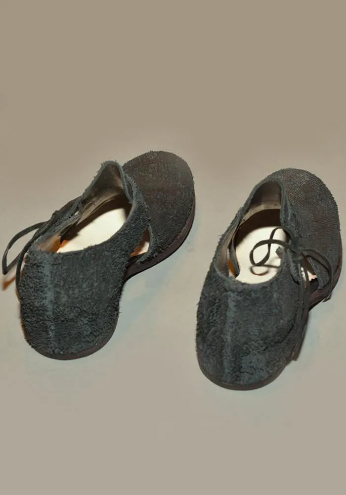 IS BY INDIVIDUAL SENTIMENTS WOMENS LEATHER SABOT BLACK