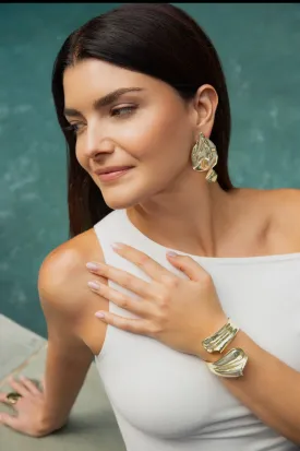 Large Wave Design Cuff Bracelet
