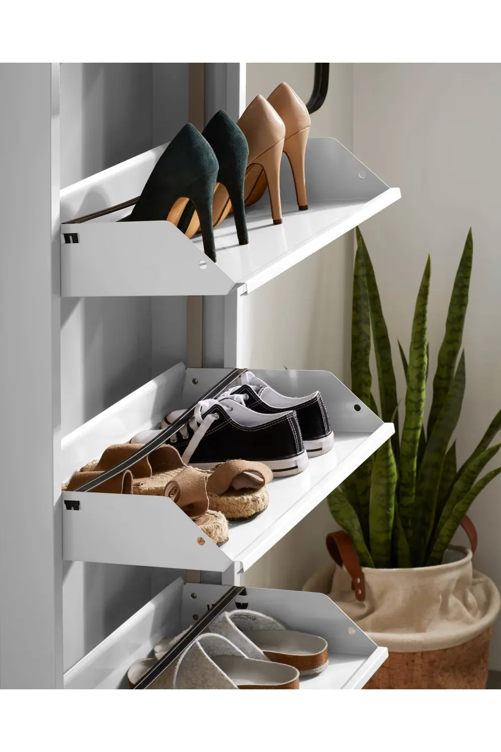 White Steel Shoe Rack | La Forma Ode