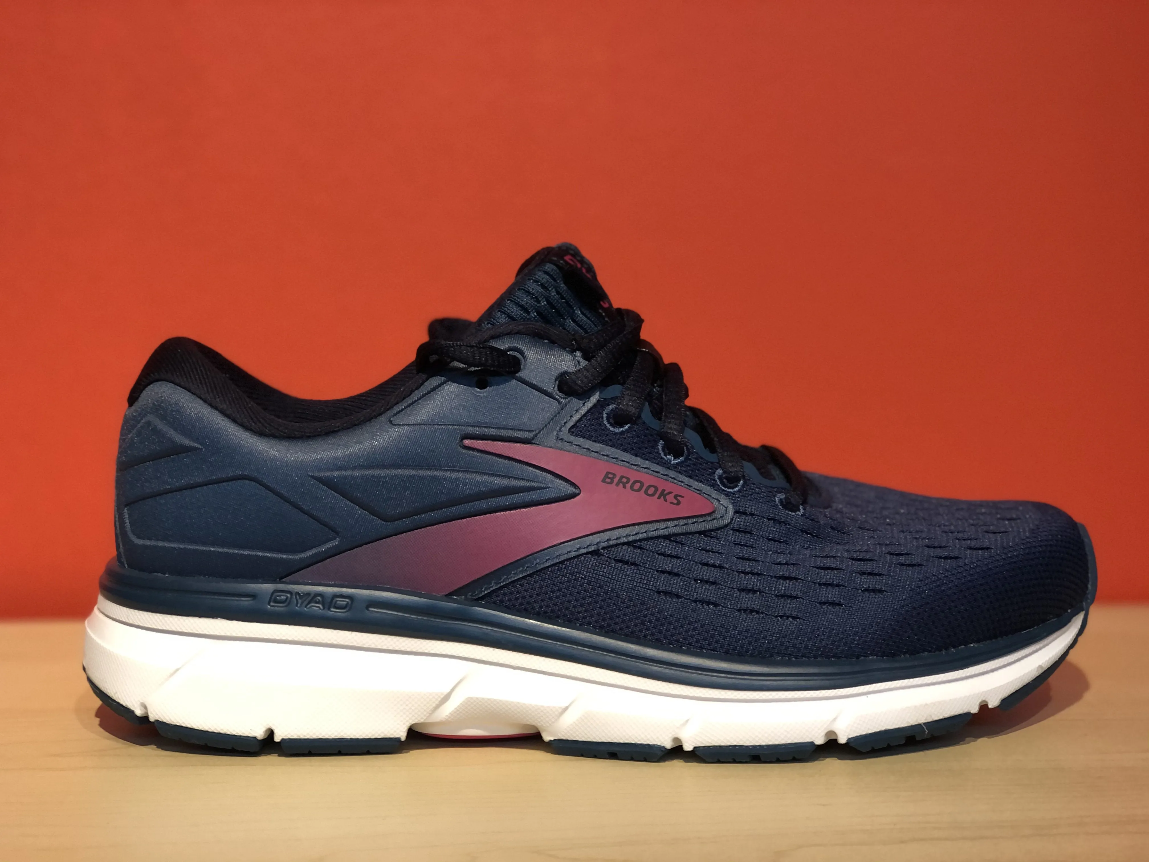 Women’s Brooks Dyad 11